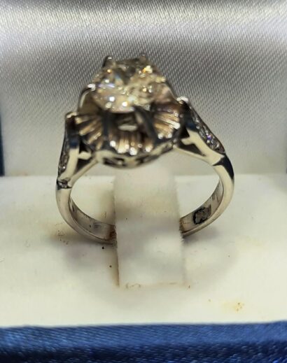 Μονόπετρο με διαμάντι